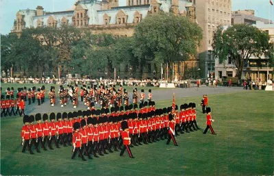 Ottawa, Ontario, Canadá — Os Guardas apresentam suas cores e sua pageantry — National News Company, S-1544