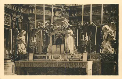 Igreja de Nantua — Altar-mestre da Abadia de Meyriat — Anjos adoradores, altar-mestre branco de Clément Jayet