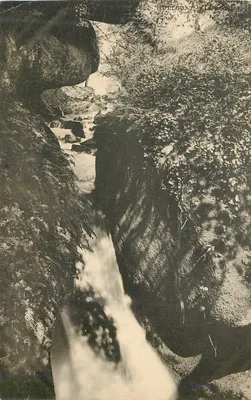 Cachoeira em Huelgoat — editor Unvaniez Post ar Bed Holl, n° 682