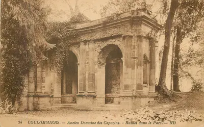 Coulommiers — Antigo Domínio dos Capuchinhos — Ruínas no Parque
