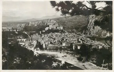 Sisteron (Basses-Alpes) — Vista geral — Edições de Arte 'YVON', Paris