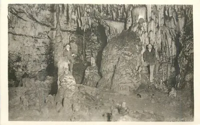 Grutas de Arcy-sur-Cure (Yonne) — Salão gótico e o Círio Pascal — Edição Joublin