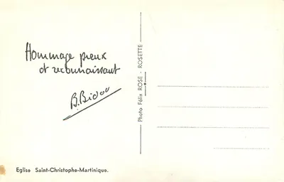 Église Saint-Christophe-Martinique — édifice moderne avec clocher cylindrique et toit en arc — Photo Félix ROSE-ROSETTE — Achterkant