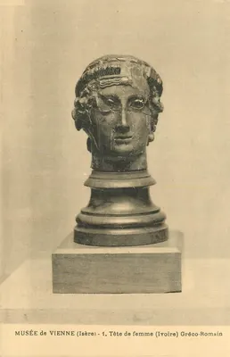 Museu de Viena (Isère) — Cabeça de mulher (Ivory) Grego-Romano