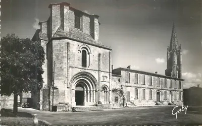 Igreja Colegiada de Saint-Émilion (Gironde) — éditeur Gaby, n° 32