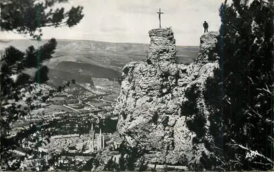 Mende (Lozère) — Vista do Grande Rocher Saint-Privat — Sociedade das Cartas Postais APA-POUX