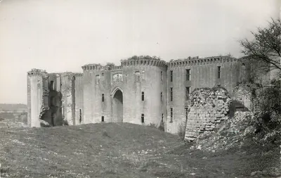Ruínas do Castelo de La Ferté-Milon — Aisne — Éditions Artistique France