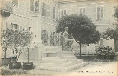 Vesoul - Monumento Gérôme e sua Tanagra