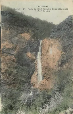 Le Saut-du-Loup — Wodospad w Cantal — L'Auvergne, droga z Saint-Flour do Chaudes-Aigues