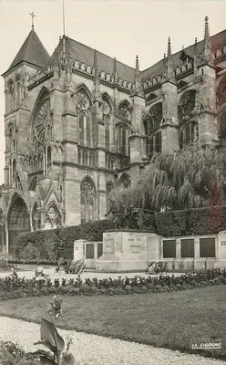 Châlons-sur-Marne — Catedral e Monumento aos Mortos — Edição La Cigogne