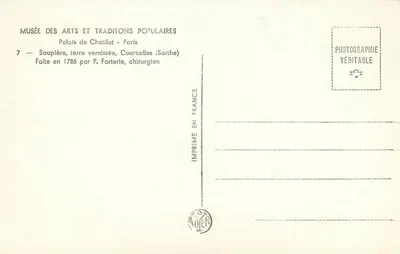 Sopéia de barro esmaltado — feita em 1786 por P. Forterle — Museu de Artes e Tradições Populares, Paris — Verso