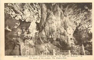 St-Cézaire (A.M.) — Interior das Grutas - A Sala das Draperias - FL