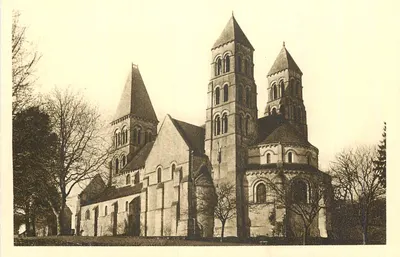 Moriénval (Oise) — A Igreja de Nossa Senhora (lado Sul) — Antiga igreja abacial das Beneditinas — Foto P. Duclos - Pierrefonds