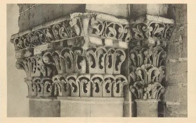 Igreja de Cunault (M-et-L) — Pilar 9bis, lateral — folhagens estilizadas
