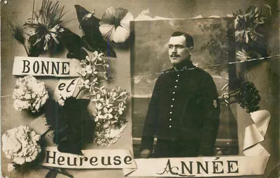 Soldat en uniforme — carte de vœux avec fleurs et texte 'Bonne et Heureuse Année' — A. SALLIES - Photo - 14, Rue Porte-d'Alais, Nîmes