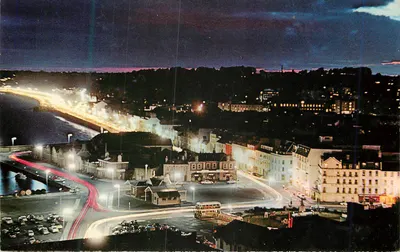 St Helier à noite, Jersey — série Cotman-Color — editor Jarrold & Sons Ltd, Norwich, Inglaterra