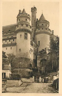 Zamek w Pierrefonds (Oise) — Przyjazd na zamek — Wydawnictwo Yvon