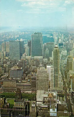 Midtown Manhattan — vista sobre o Rockefeller Center, Central Park e o rio Hudson — editor Rockland Card Company, n°209