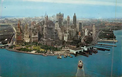 Vue aérienne de Lower Manhattan — New York City — Color Photo by Mike Roberts