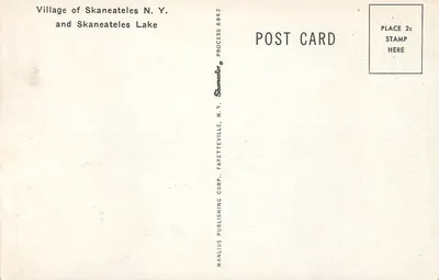 Widok na wieś Skaneateles i jezioro Skaneateles — N.Y. — wydawca Manlius Publishing Corp. — Rewers