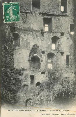 Clisson (Loire-Inf.) — O Castelo — Interior do Donjon — Coleção F Chapeau, Nantes — 3e mille