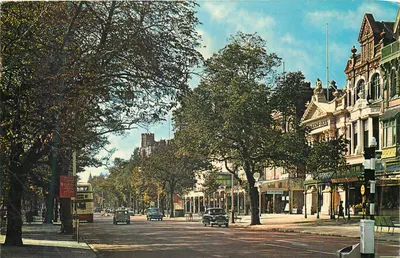 Southport — rua principal com trêm e edifícios — Lord Street Southport