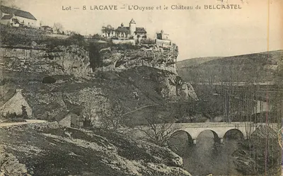 Bilhete postal antigo Lote 8 Lacave l'Ouysse e o Castelo de Belcastel