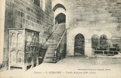 Aubazine — Velha Armário (século XII) — Fototipia Bessot e Guionie, Brive