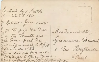 Jeune femme en robe fleurie — portrait studio — éditeur S.S. (2075) — Verso
