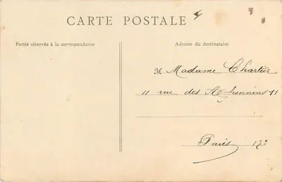 Mulher segurando ramos de junípero — Parabéns de aniversário — Jean Dacier, n° 1904 — Verso