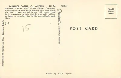 Castelo de Dunluce, Condado de Antrim — ruínas sobre rocha basáltica — Ranscombe Photographic Ltd. n° P37873 — Verso