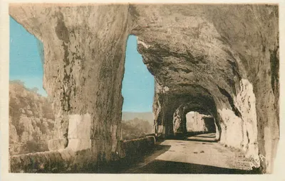 Desfiladeiro de Rouoms — Entorno de Aubenas — Editor: Les Cartes Postales Pobes