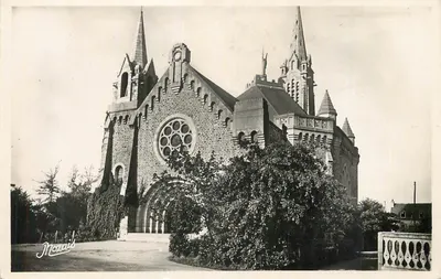 Igreja de Charles de Blois — Auray (Morbihan) — Edições Nozaïs-Tenue-Bouchaud