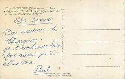 Charroux (Vienne) — A Torre Octogonal Dita de Carlos Magno, Vista do Jardim da Antiga Abadia — Foto Combier Macon — Verso