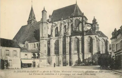 St-JULIEN-du-SAULT — Abside da Igreja, Monumento Notável dos Séculos XIII e XIV