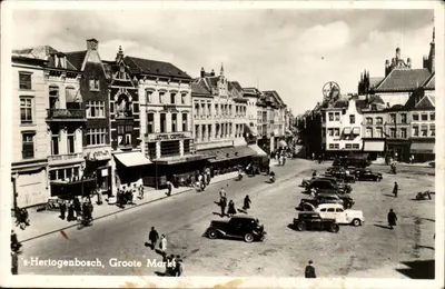 s'Hertogenbosch, Groote Markt — vista da praça com o Hotel Central e carros da época — editor J. C. W. Agtmael