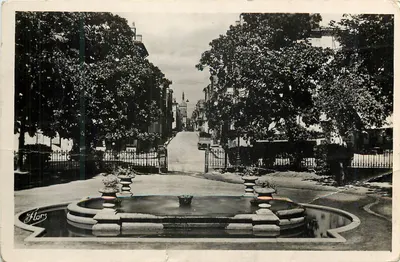 Bilhete postal moderno Libourne (Gironde) A Rue Thiers