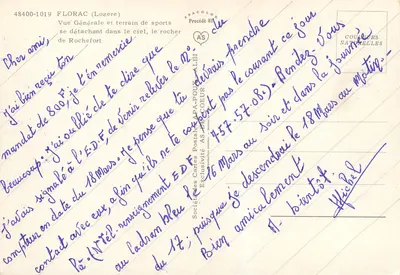 Florac (Lozère) — Vista geral do campo de esportes e do rochedo de Rochefort — Sociedade das Cartas Postais APA-POUX-ALBI — Verso