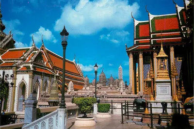 Templo Phra Keo em Bangkok — Tailândia — editor Thaïlanda Ltd. n° 334-3306
