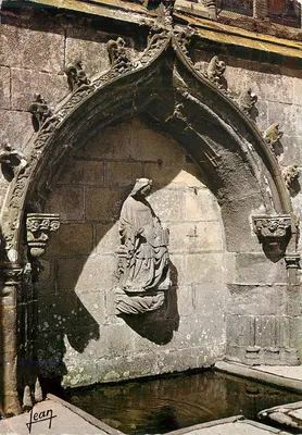 A fonte milagrosa de Folgoët — Finistère — Les Éditions Jean