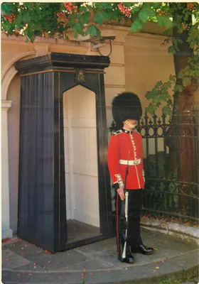 Guarda em Londres — foto da guarda real — editor Photo Finoem © 1986