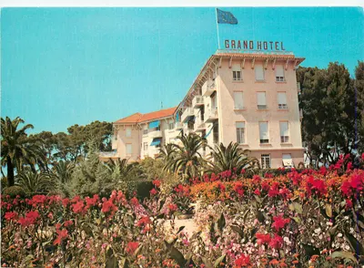 Grand Hotel — Les Lecques Plage — Atelier de l'Image, Toulon