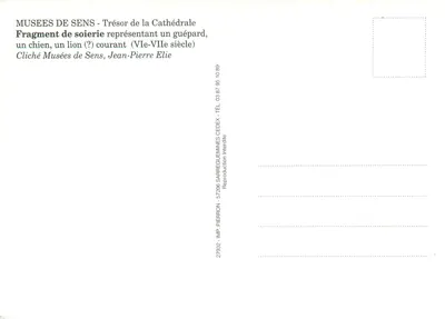Fragmento de seda representando um guepardo, um cão, um leão (?) correndo — Museus de Sens — Jean-Pierre Elie — Verso