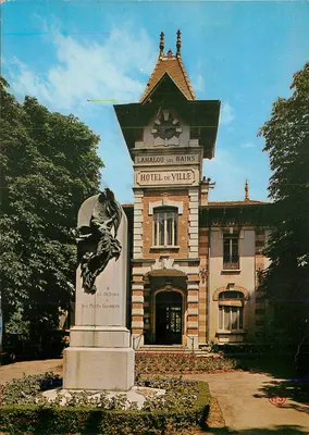Lamalou-les-Bains — Hotel de Cidade e Monumento aos Mortos — Sociedade das Cores Naturais