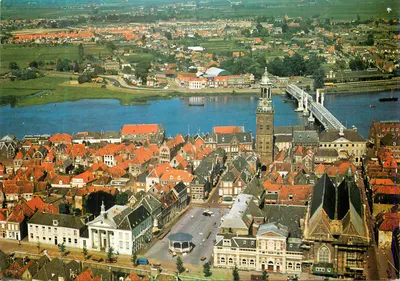 Kampen — widok z lotu ptaka z mostem IJssel — wydawca EER'4 FOTODRUKING NV