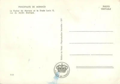 Bilhete postal moderno Principado de Mônaco O Rocher de Mônaco e o Estádio Louis II vistos do Jardim Exótico Futebol — Verso