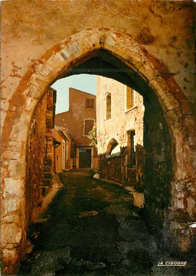 Vista do vilarejo de La Cigogne — Roussillon (Vaucluse) — Edições La Cigogne
