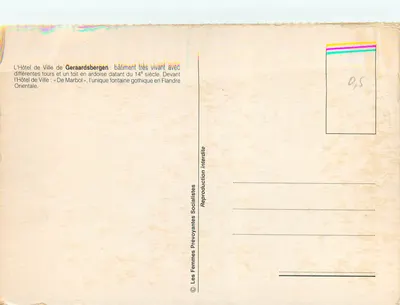 Bilhete postal moderno O Hotel de Ville de Geraardsbergen Edifício Três Vivente com Diferentes Torres — Verso