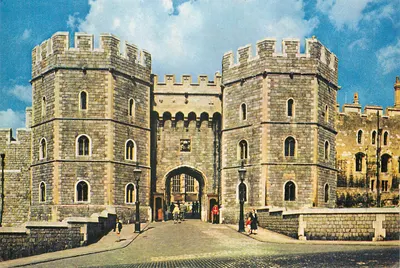 Castelo de Windsor — Portal de entrada — J. Arthur Dixon Ltd. T.V. 1044