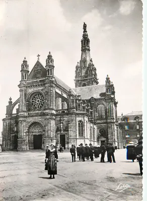 Sainte-Anne-d'Auray — A Basílica — Edição MESNY